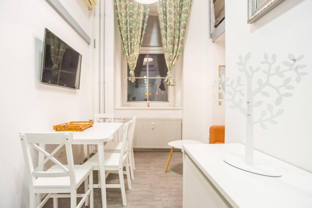 Apartma N'Poznam Tobacna Ljubljana Eksteriør billede