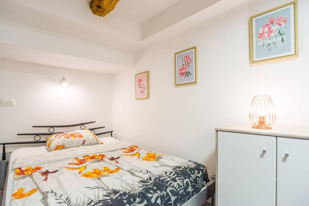 Apartma N'Poznam Tobacna Ljubljana Eksteriør billede