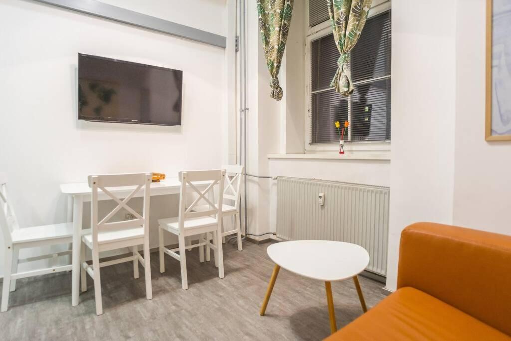 Apartma N'Poznam Tobacna Ljubljana Eksteriør billede