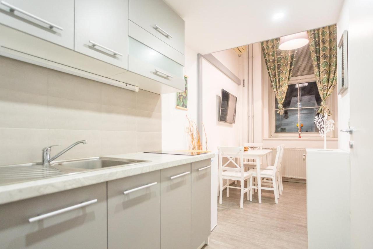 Apartma N'Poznam Tobacna Ljubljana Eksteriør billede